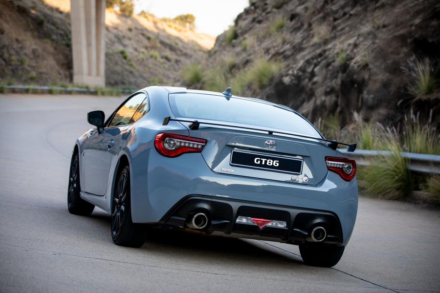  Toyota GT 86 2018 года  (ZA) (фото 11 из 19)